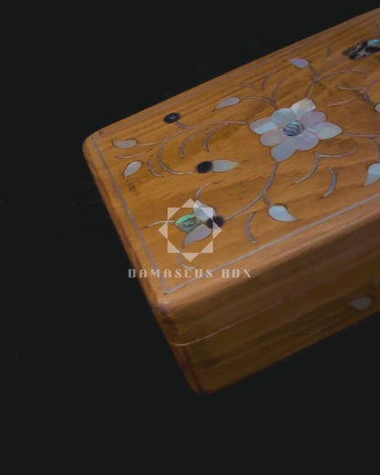 El Yapımı Şam Lüks Kutusu – Sedef & Kadife Zarafeti